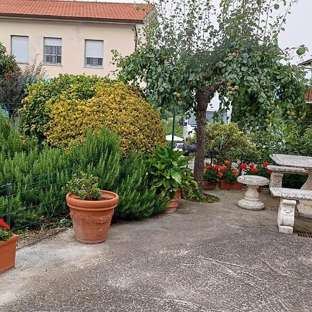 Casa Vacanze Luisa Lazzeretto Exteriör bild