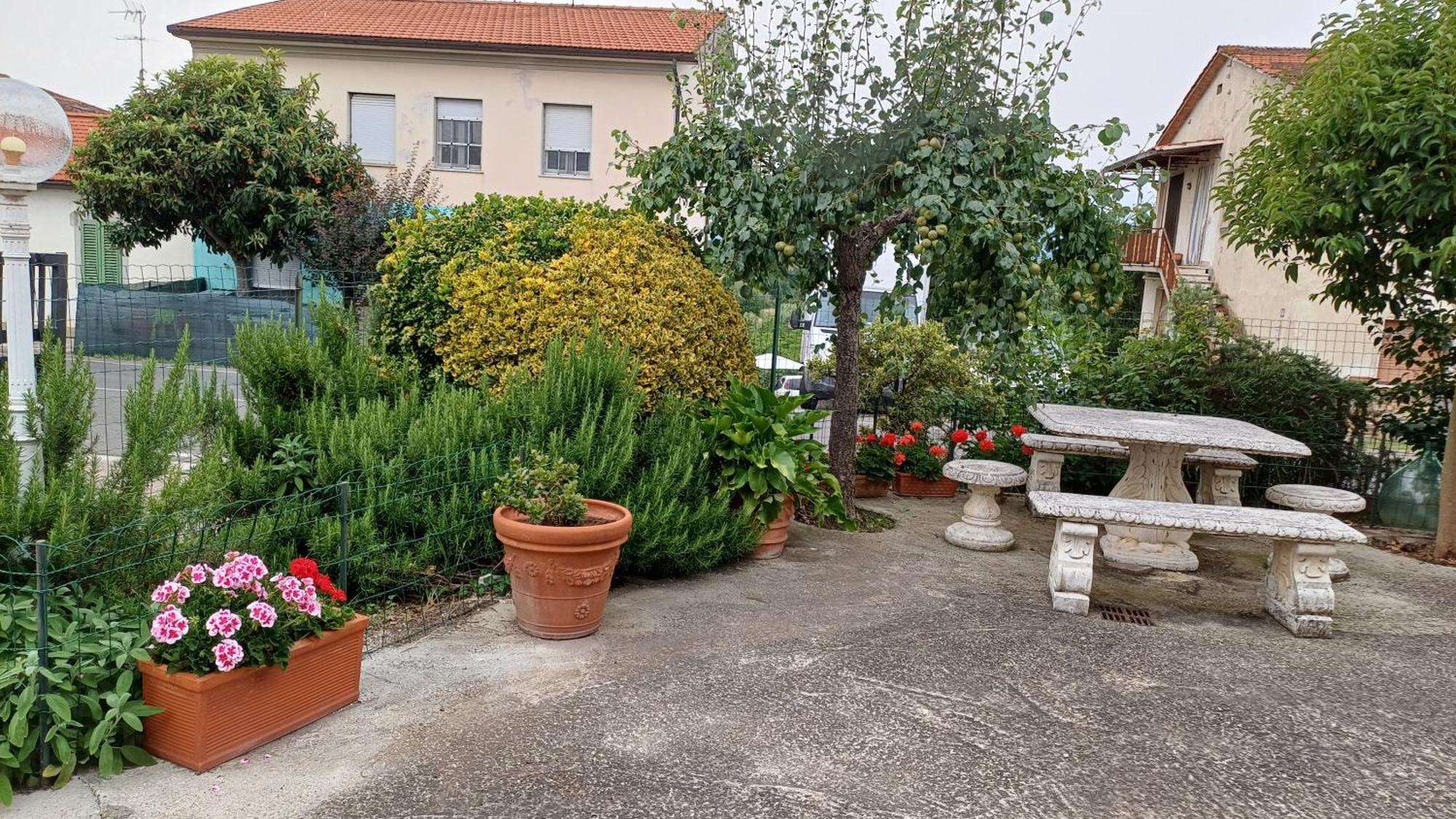 Casa Vacanze Luisa Lazzeretto Exteriör bild